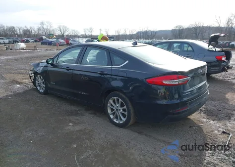 2019 Ford Fusion Hybrid Se z USA, uszkodzony, nr VIN 3FA6P0LU7KR195656